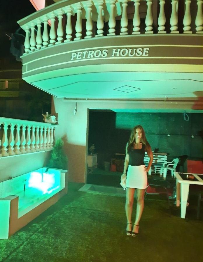 Aparthotel Petros House Sarti Esterno foto