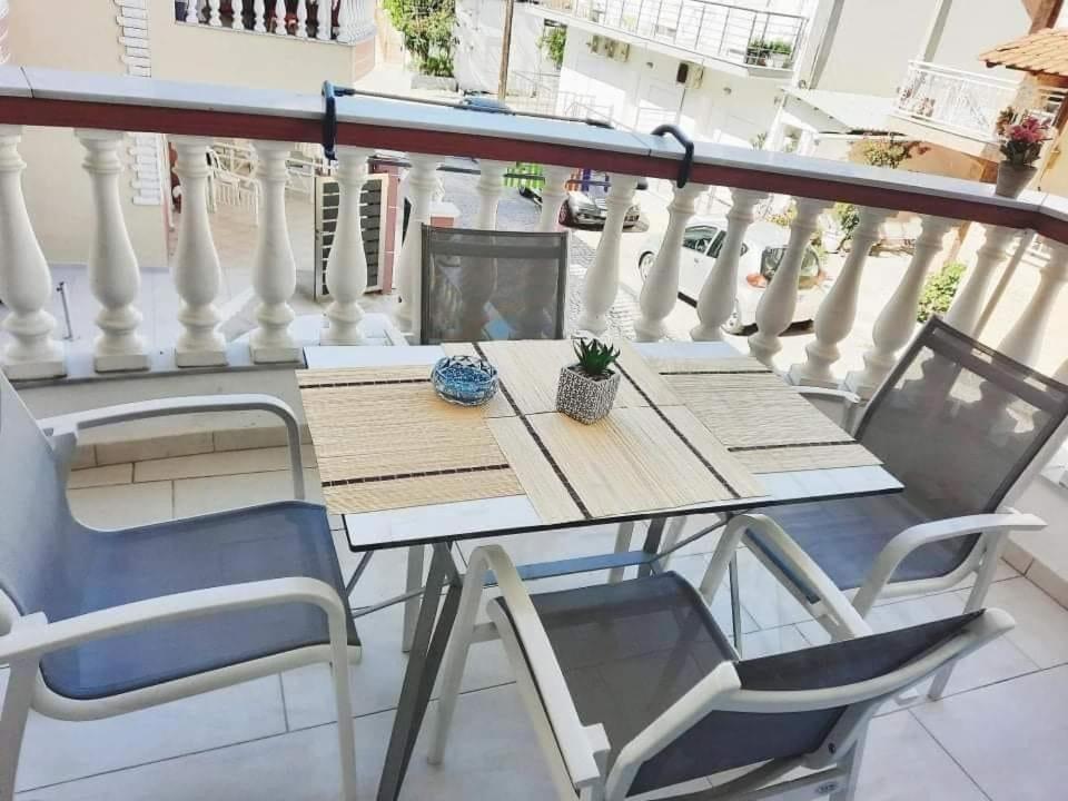 Aparthotel Petros House Sarti Esterno foto
