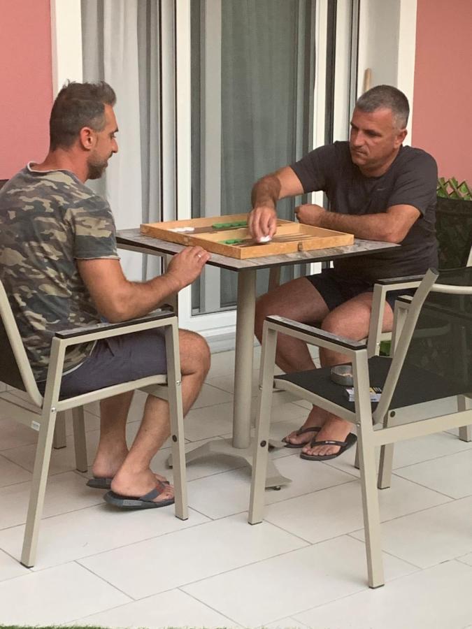 Aparthotel Petros House Sarti Esterno foto