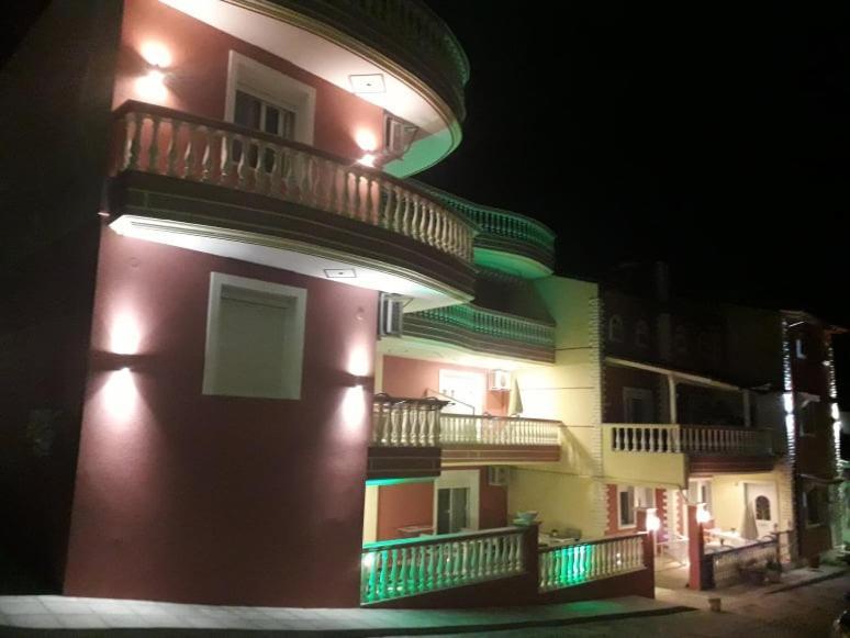 Aparthotel Petros House Sarti Esterno foto